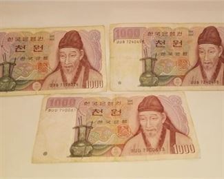 Lot of Three 3 Vintage Korean 1000 Won Notes