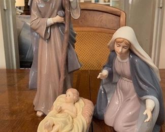 Grandeur Noel - Holy Family