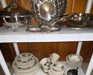 Metlox Poppy Trails Vernon Kilns Sculpture Grapes China Set