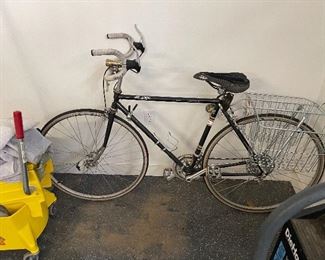 bullhorn handlebar bicycle with basket