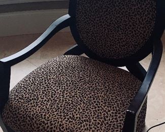 Stylish Leopard Arm Chair 