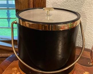 Ice bucket
