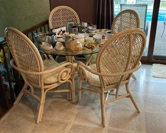 kitchen table and 4 chairs 
