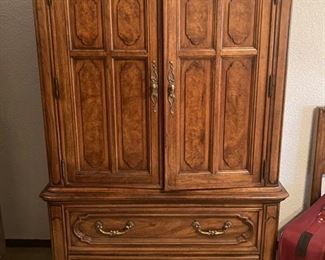 Dresser armoire