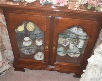 SMALL CURIO CABINET WITH LIGHT
