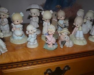 PRECIOUS MOMENTS COLLECTION - FIGURINES AND DOLLS