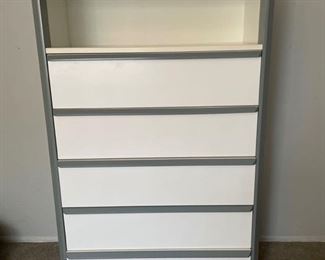 5 Drawer Dresser WShelf