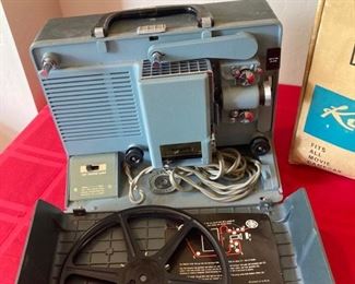 Vintage Argus ReelToReel Movie Projector wLight