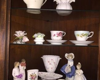 Figurines and teacups  (including two Lladros (with glue repairs))