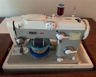 Pfaff 260 Sewing Machine