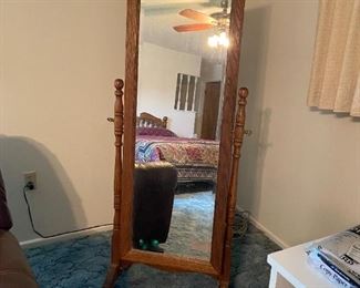 Oak frame mirror in excellent condition.