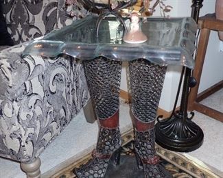 FEET & LEG SIDE TABLE VERY FUN