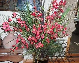 DRIED FLORAL ARRANGEMENT