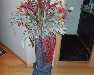 TALL DRIED FLORAL ARRANGEMENT