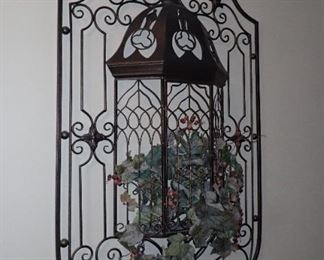 LARGE METAL 3D WALL DECOR / FLORAL HOLDER