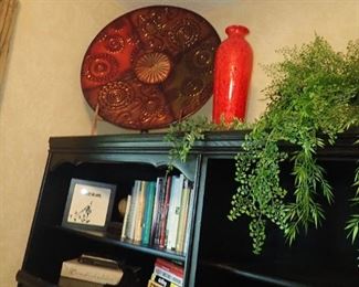 LARGE DECOR PLATE & ORANGE VASE