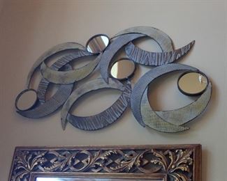 METAL WALL DECOR W/ MIRRORS