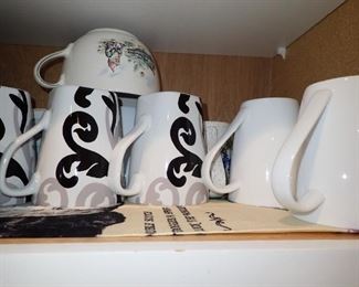 ASSORTED MUGS