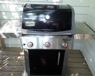 WEBER GRILL WITH COVER