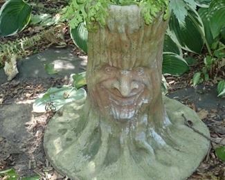 HAPPY TRUNK PLANTER