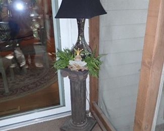 PLANT STAND - LAMP