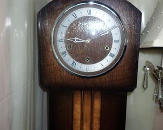 FLOOR CLOCK