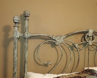 CURVED IRON BED