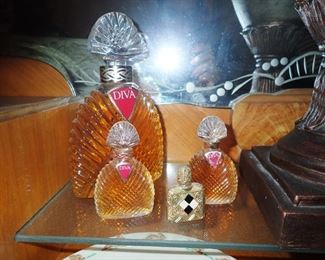 VINTAGE PERFUME BOTTLES