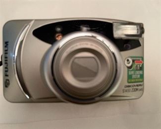 Camera Fujifilm S1450 zoom and Date