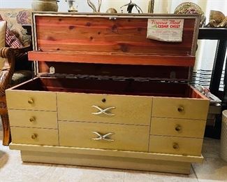 Vintage cedar chest Virginia Maid