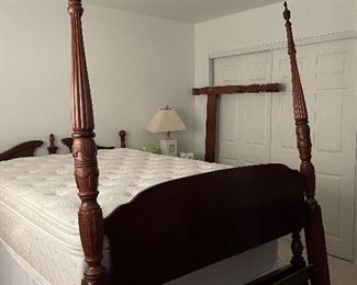 Queen rice bed- vintage/antique 