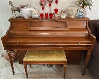 Upright piano
