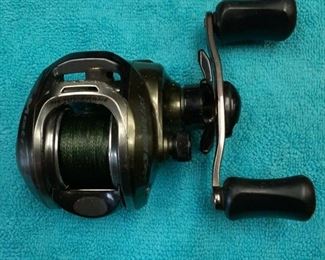 https://www.ebay.com/itm/124776436260	EL3005 USED METRIX QUANTUM ME100H BAITCASTER FISHING REEL
