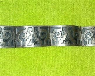https://www.ebay.com/itm/114895585457	ME3103 USED VINTAGE 7 1/8 INCH STERLING SILVER BRACELET MEXICO 
