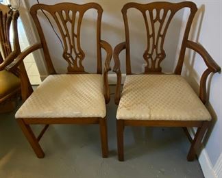 https://www.ebay.com/itm/124815388041	ME6068: Pair of Wood Captain's Chairs Chippendale
