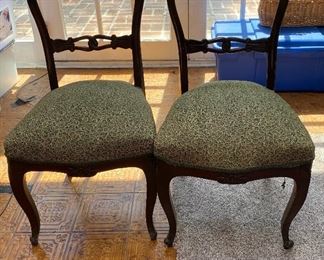 https://www.ebay.com/itm/114895803044	ME6070: Pair of Dinning Chairs 
