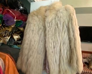 https://www.ebay.com/itm/114895882607	EL6009 Vintage Fur Coat
