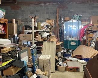 LARGEST COLLECTION OF ANTIQUES, & COLLECTIBLES WE HAVE EVER SOLD. 