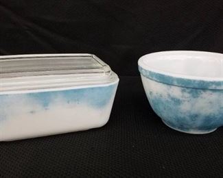 Lot of 2 Vintage Pyrex Covered Dish and Mixing Bowl