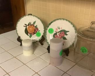 2 Blue Ridge plates.