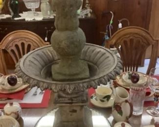 Closer look of the fountain.