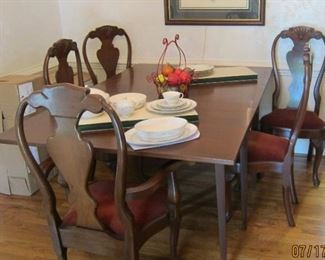 WALNUT TABLE AND 6 CHAIRS