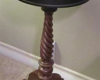 Hooker Furniture occasional table
