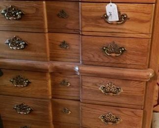 Chest of drawers to match