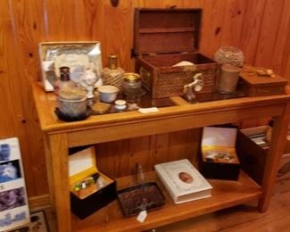 Library table, decor