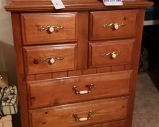 Chest to match 4 post queen bedroom suite