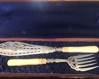 Bone Handle Electroplated Silver (Marked “JHNW “) Fish Set in Original Box. Made in England