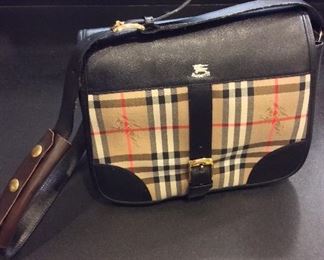 Burberry Nova Check Handbag with Buckle. 