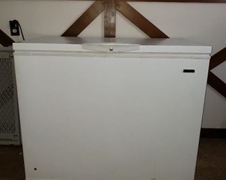 Kenmore chest type deep freezer 