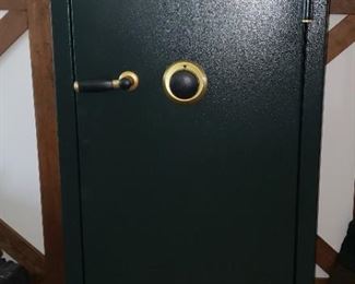 classic Stack On fireproof gun safe w combination 